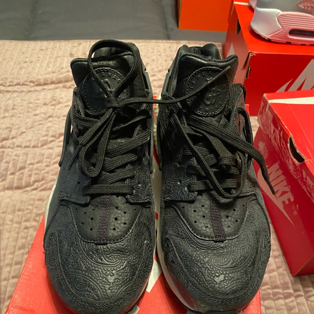 Nike Black Huarache